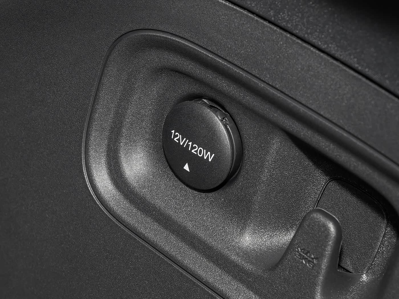 Toyota BZ3X — фото 10